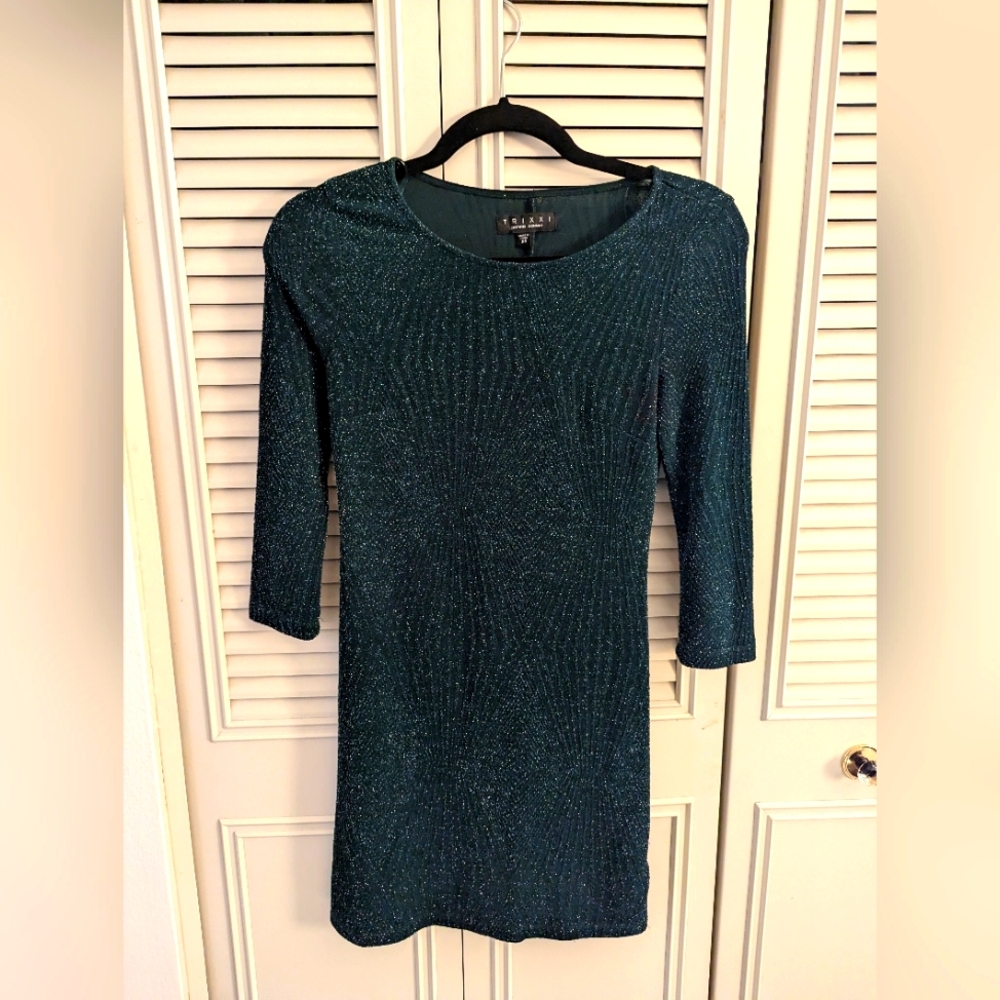 Green sparkling dress
